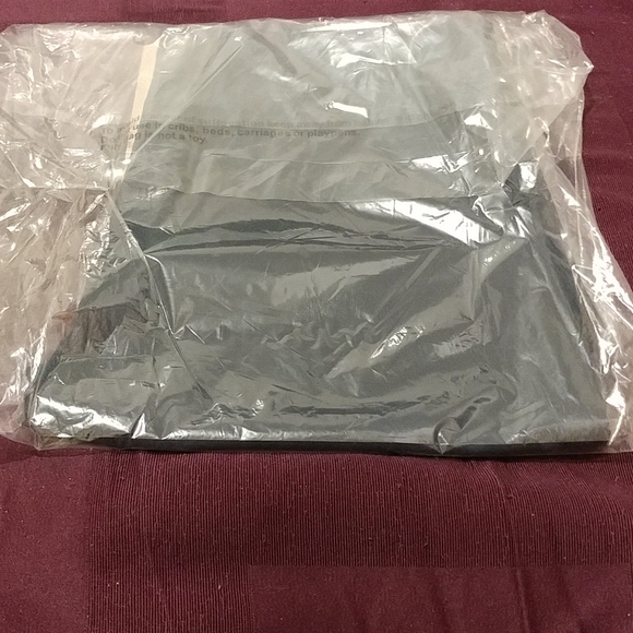 💜NWT Women crochet- trim studded Capris - Picture 3 of 4